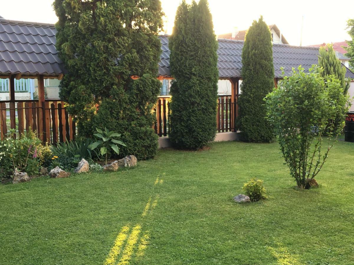 Penzion Saty Liptovske Sliace Eksteriør bilde
